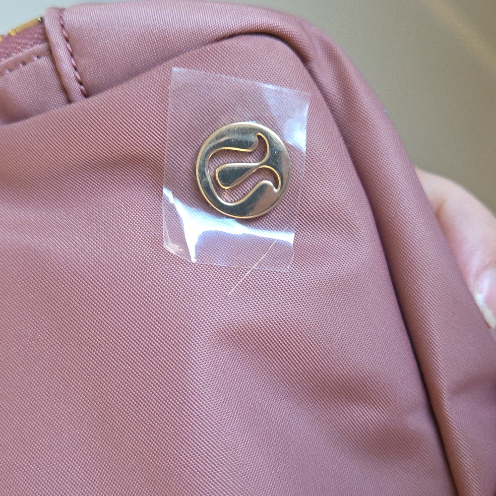 lululemon Everywhere Belt Bag - Picture 4 of 6